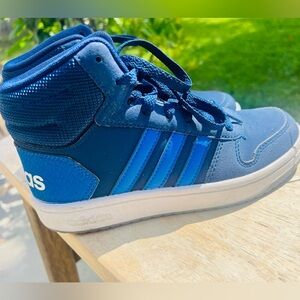 Adidas  Unisex-Child Hoops Mid 2.0 Basketball Shoes US 2.5